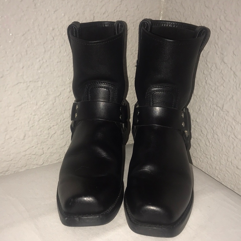 Frye Harness 8R boot